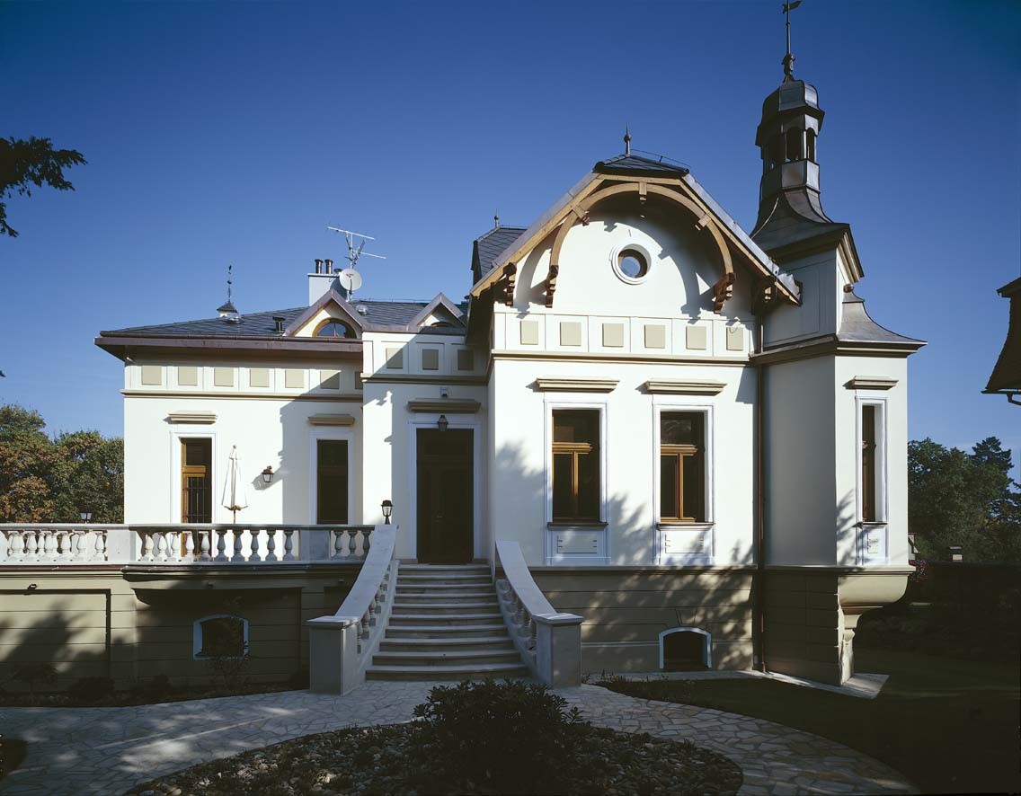 Rekonstrukce secesní vily v Dobřichovicích – 2003